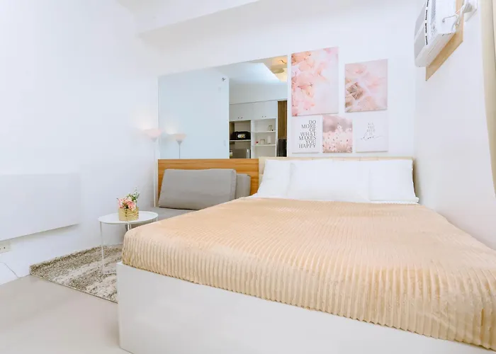 Cebu Staycation Minimalist Studio With Rooftop Pool And Netflix