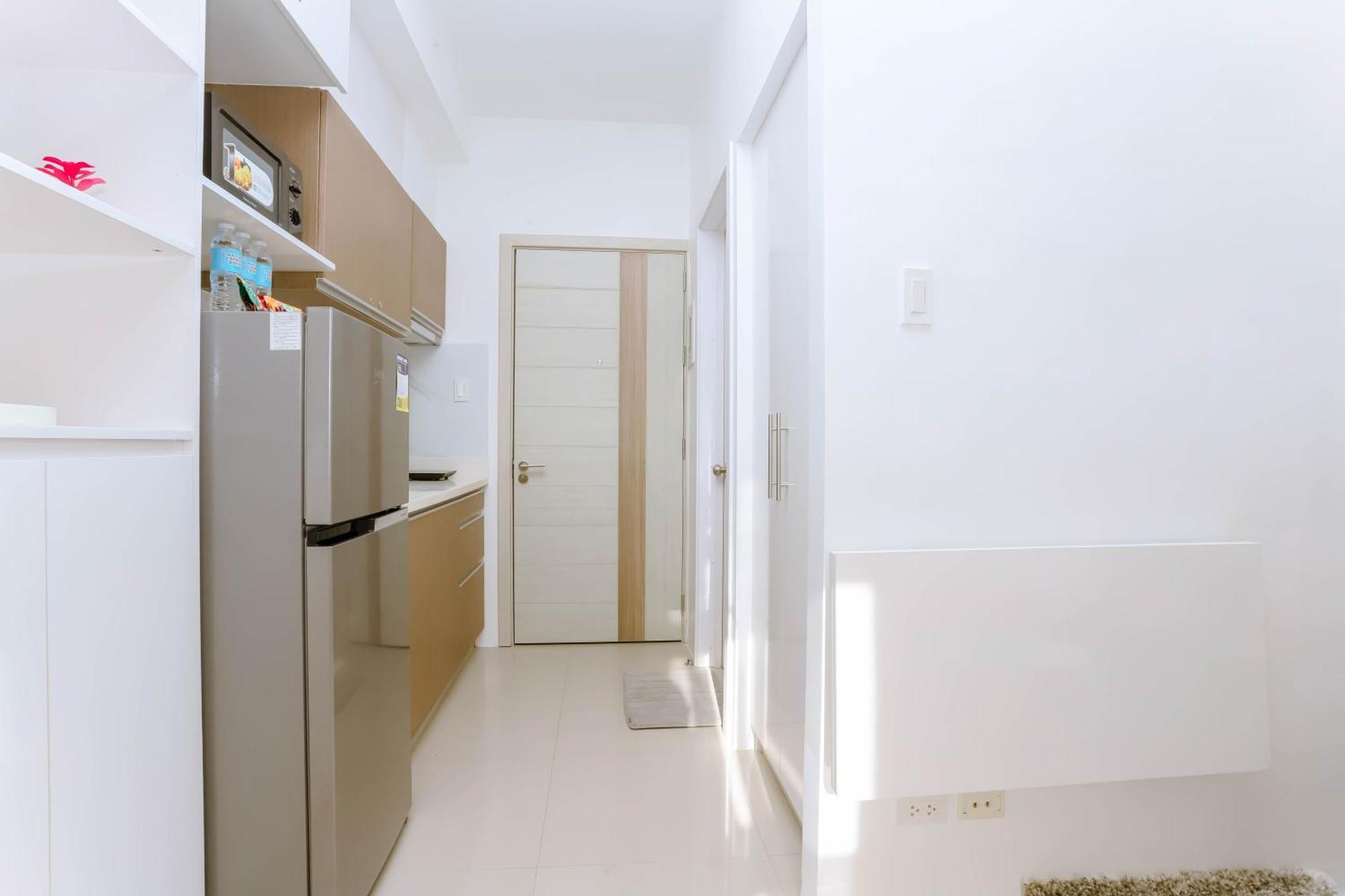 Staycation Minimalist With Rooftop Pool And Netflix Apartment Cebu